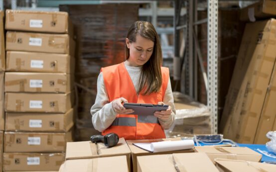 Como Melhorar a Produtividade no Armazém com Equipamentos Certos