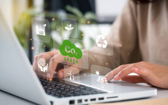 Descubra práticas de sustentabilidade digital que empresas devem adotar em 2026 para reduzir impactos e otimizar recursos tecnológicos.