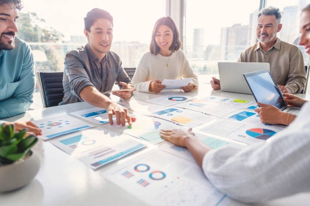 Trabalhar branding sem perder performance exige equilíbrio entre posicionamento, autoridade e foco em resultados reais.